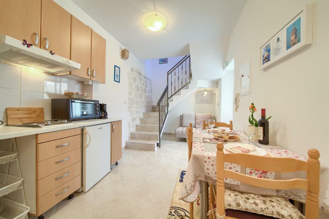 Hrast Apartment Krk Town Exterior photo