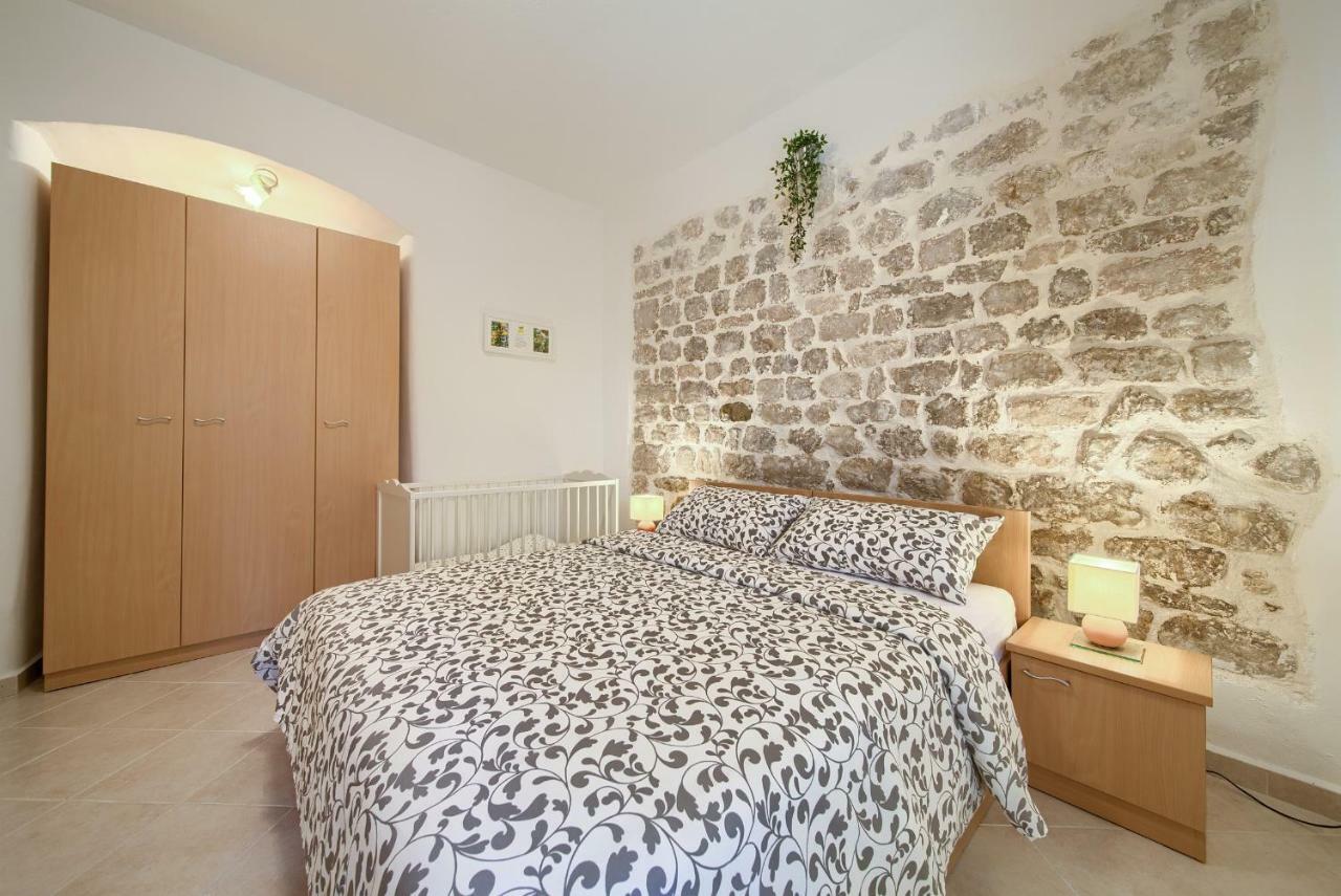Hrast Apartment Krk Town Exterior photo