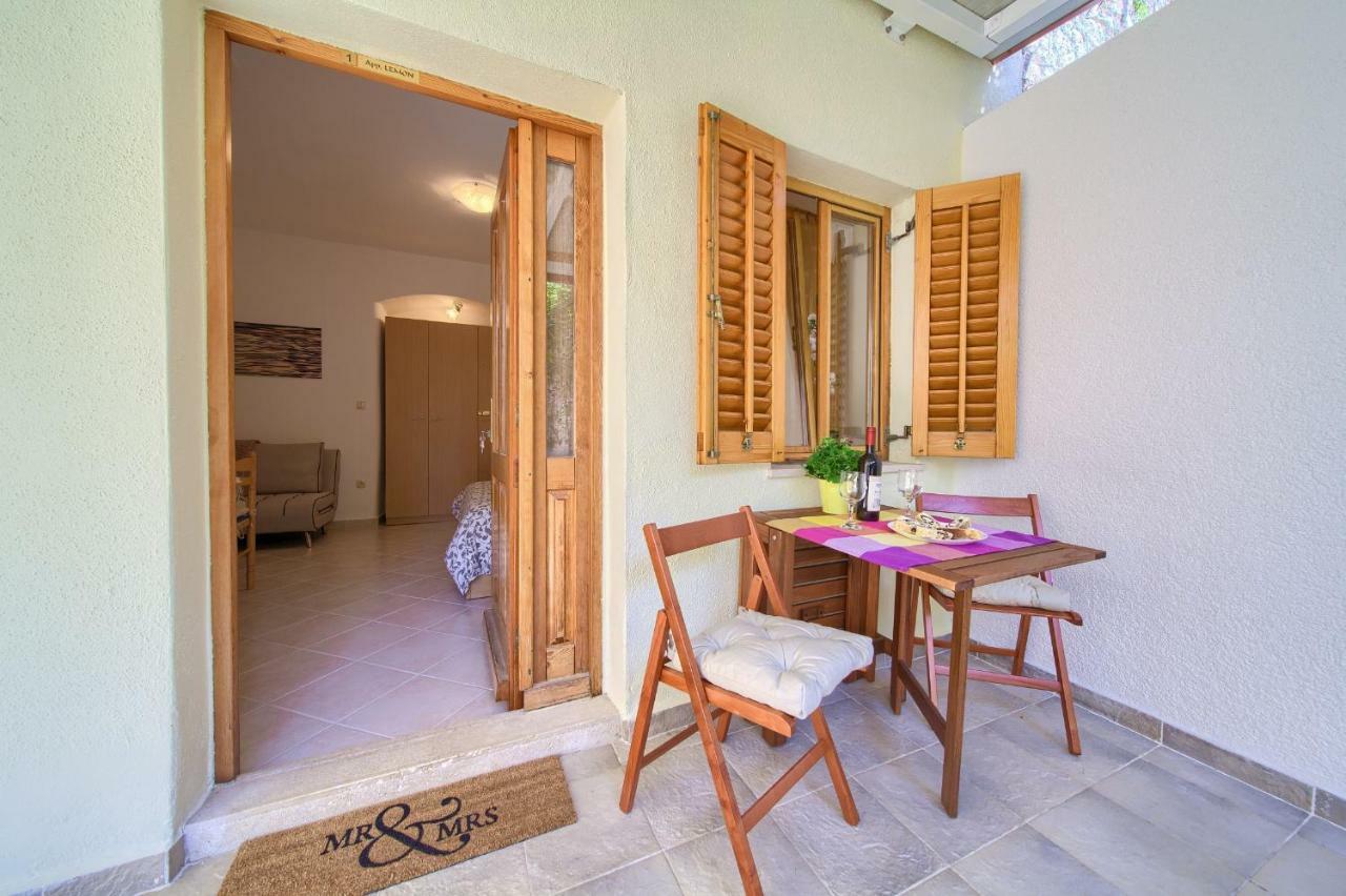 Hrast Apartment Krk Town Exterior photo