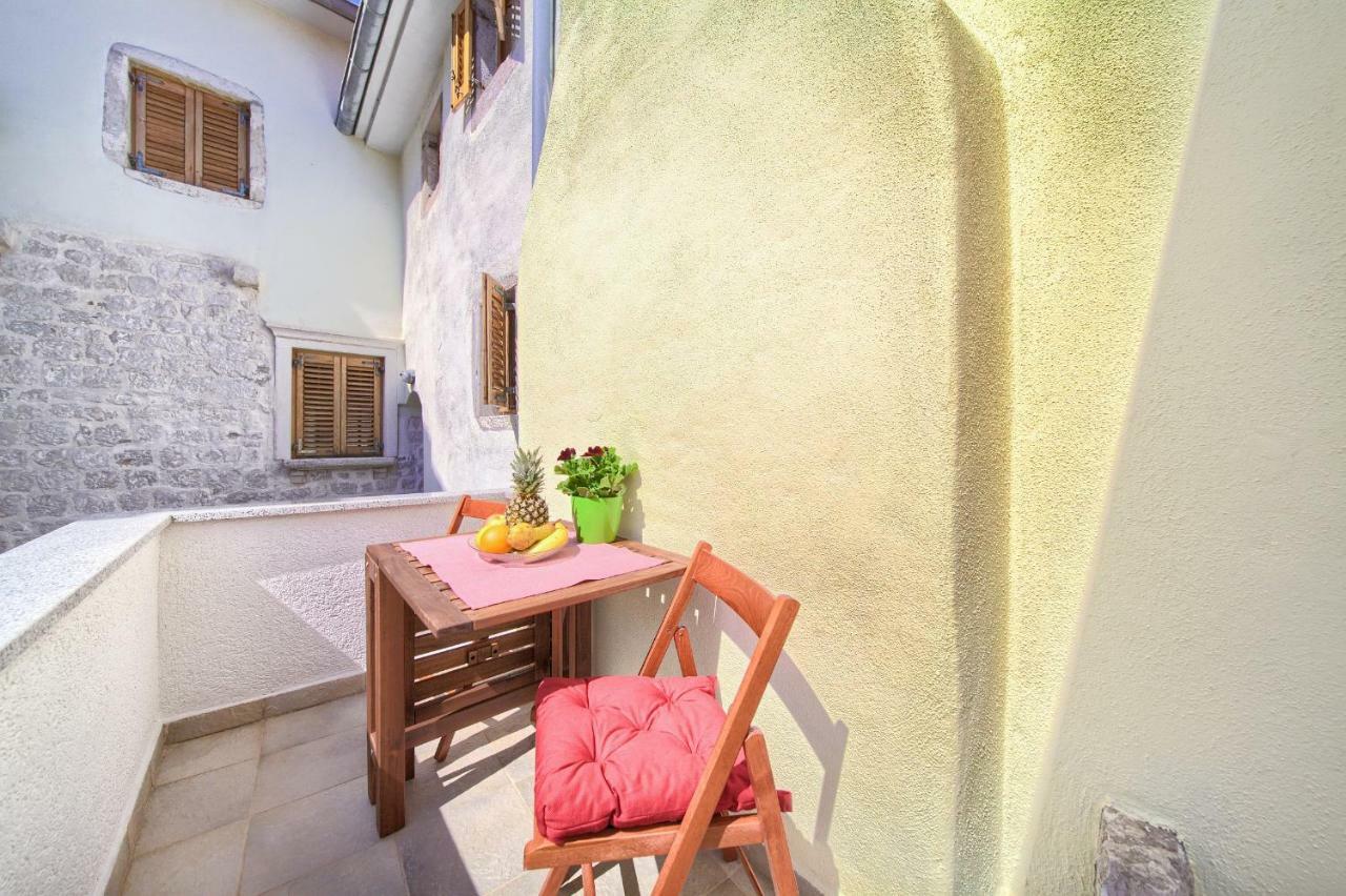 Hrast Apartment Krk Town Exterior photo
